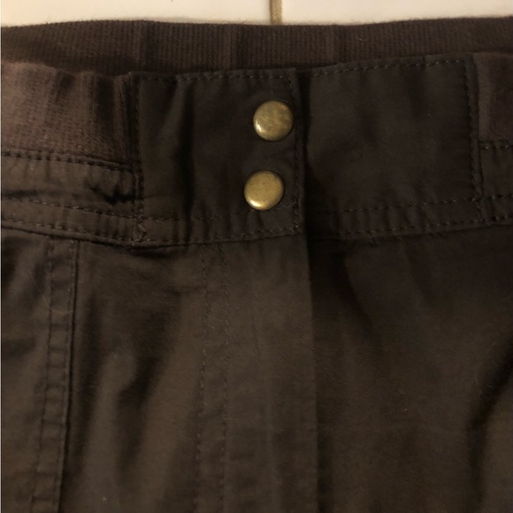 Capris with pockets in dark brown - Picture 4 of 10